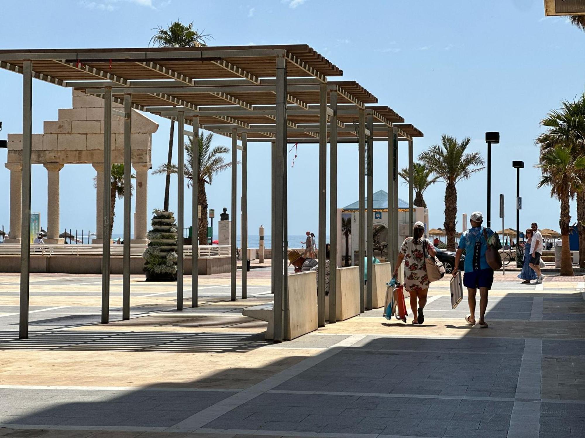 Paralelo Al Mar *
